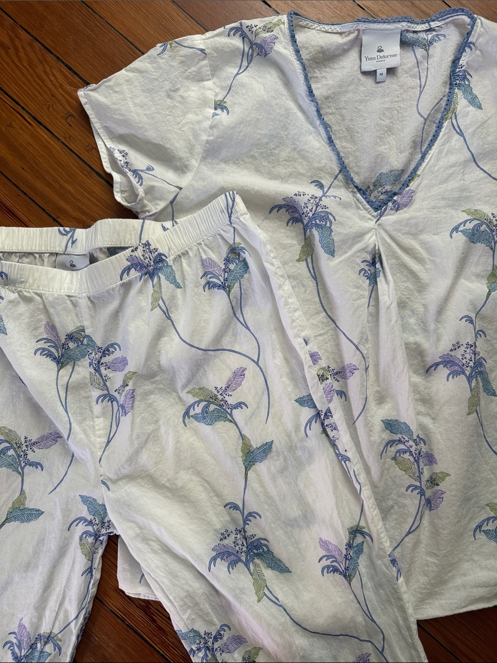 Yves Delorme Luxury Floral Pajama Set - Picture 4 of 4
